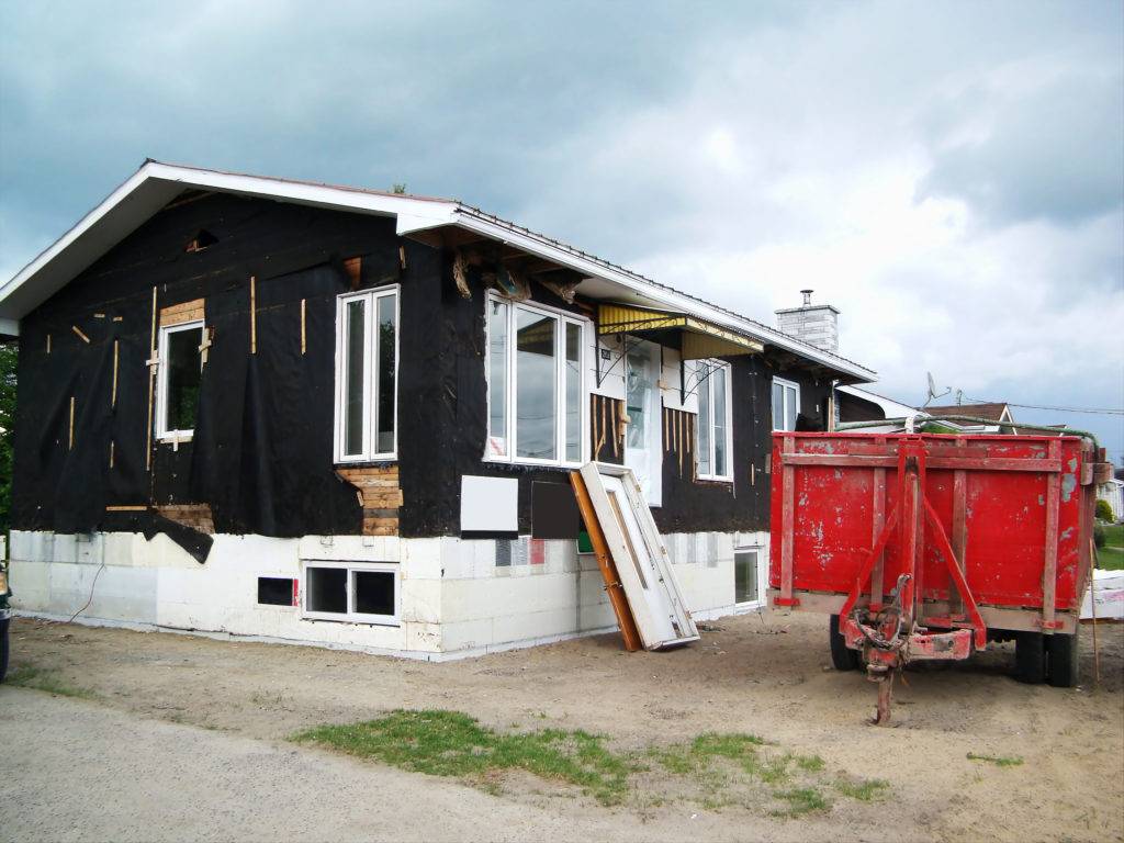 House siding removal ugly-house-buyer